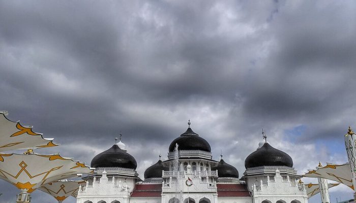 Pemerintah Aceh Pusatkan Salat Id di Masjid Raya Baiturrahman, Khatib Abon Yunus