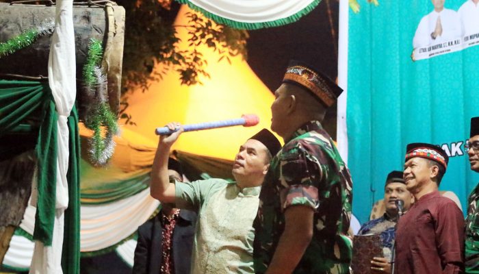 Sempat Diguyur Hujan, Pawai Takbir Berjalan Lancar