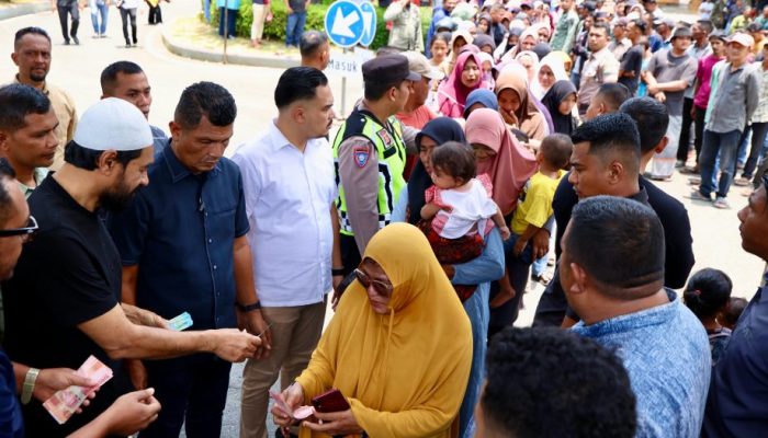 Sambut Idulfitri, Gubernur Mualem Beri Santunan Meugang untuk Fakir Miskin