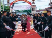 Tiba di Mapolres, AKBP Ahzan Disambut Tradisi Pedang Pora