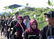 Peringati Hari Bumi, FJL dan Mahasiswa USK Tanam Mangrove di Lahan Konservasi