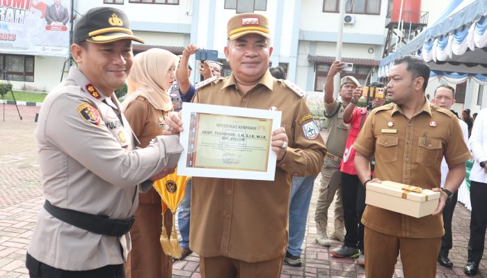 Berhasil Ungkap Kasus Narkoba Senilai Rp1,5 Miliar, Kapolres Agara Terima Penghargaan Bupati