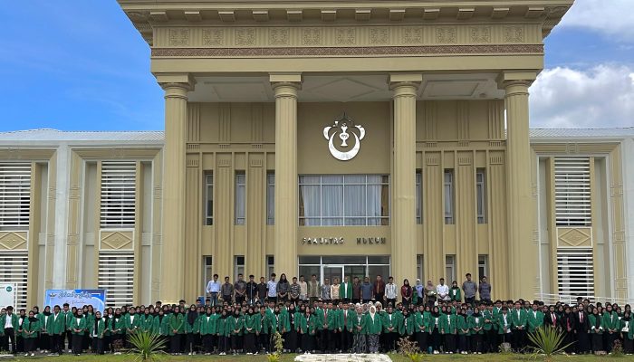Dekan Lantik 350 Mahasiswa Pengurus Delapan Ormawa Fakultas Hukum Unimal