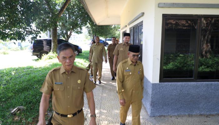 Usai Pimpin Apel Hari Pertama Masuk Kerja, Sekda Aceh Utara Sidak Kantor Dinas