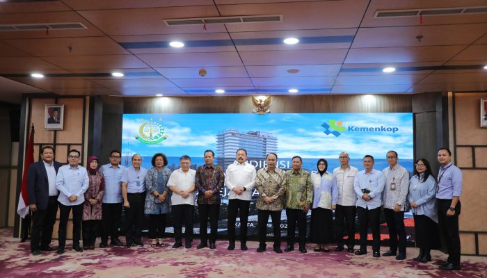 Jaksa Agung Terima Kunjungan Menteri Koperasi dalam Rangka Pengawalan Program 80.000 Koperasi Merah Putih