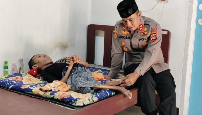 Kapolres Lhokseumawe Kunjungi Penyandang  Disabilitas di Pedalaman Aceh Utara