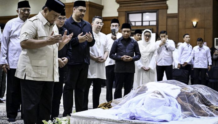 Melayat Almarhum Eddie Mardjoeki Nalapraya, Presiden: Beliau Contoh Patriot Sejati