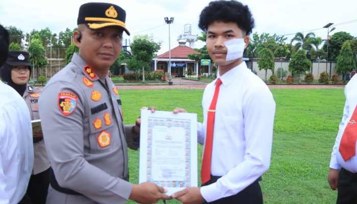 Bripda R, Polisi yang Terluka Saat Penyergapan Buronan Polda Lampung Terima Penghargaan Kapolres