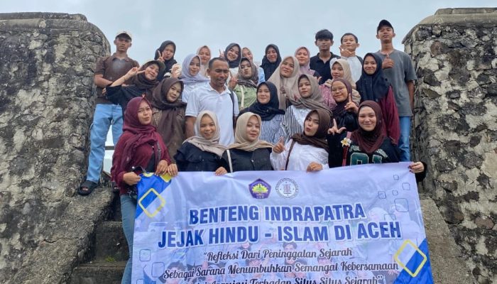 Mahasiswa USM Kuliah Lapangan ke Benteng Indrapatra dan Ziarahi Makam Malahayati