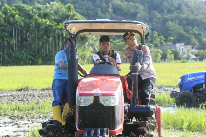 Layanan Bajak Sawah Gratis Pemkab Aceh Selatan