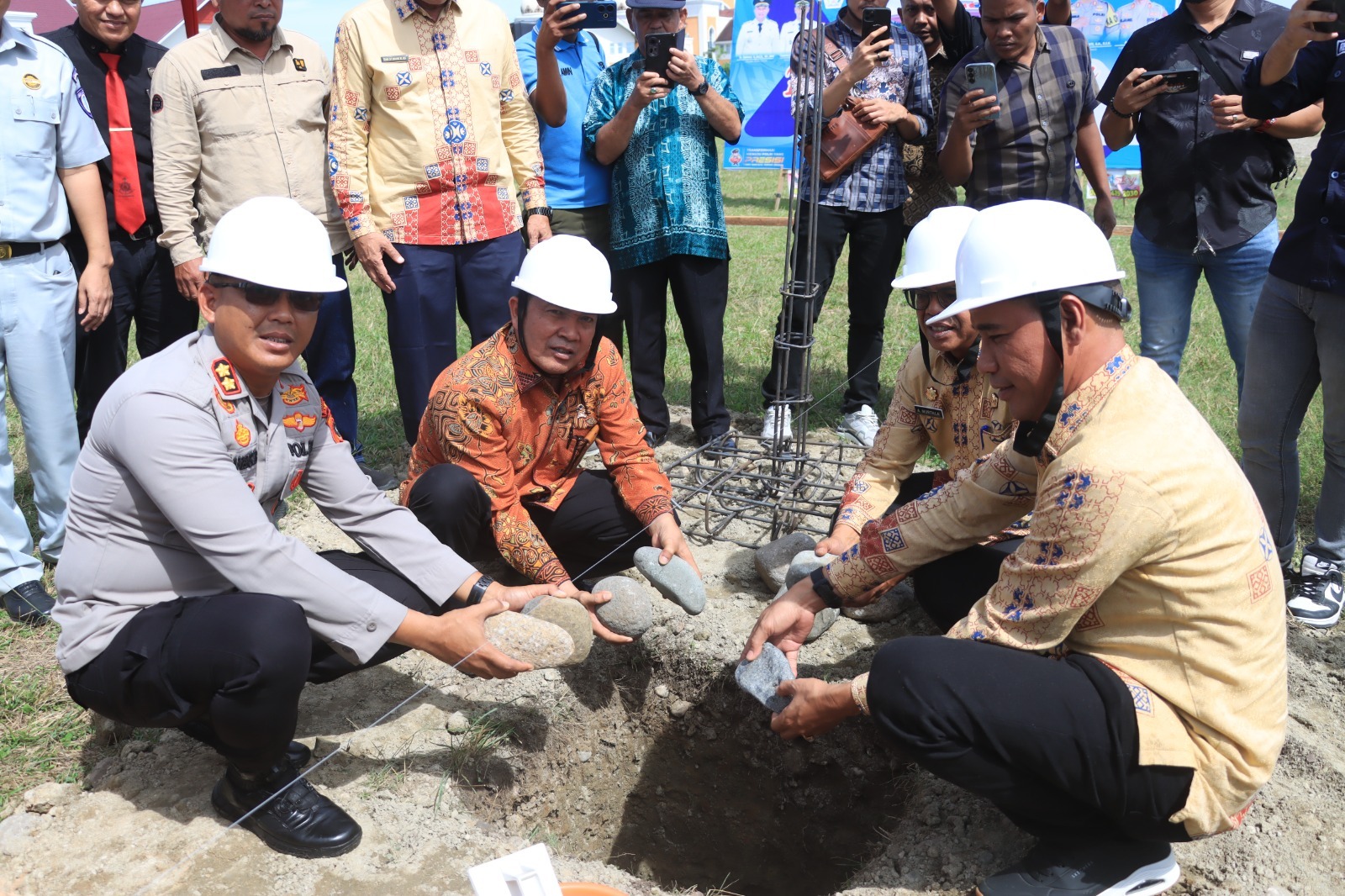 peletakan batu pertama pos lantas