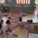siswa sdn aceh timur belajar di lantai