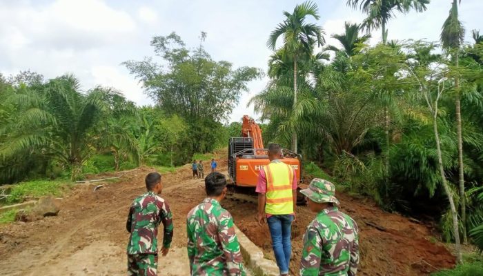 TMMD Kodim 0103/Aceh Utara Bangun Jalan Sepanjang 2 Kilometer di Pase Sentosa