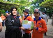 Wali Kota Banda Salurkan Zakat bagi 562 Pasukan Oranye
