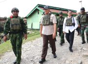 Menhan dan Menkeu Kunjungi Prajurit TNI di Garis Terdepan Papua