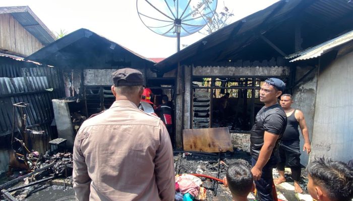 Dua Unit Rumah di Desa Cut Mamplam Hangus Terbakar