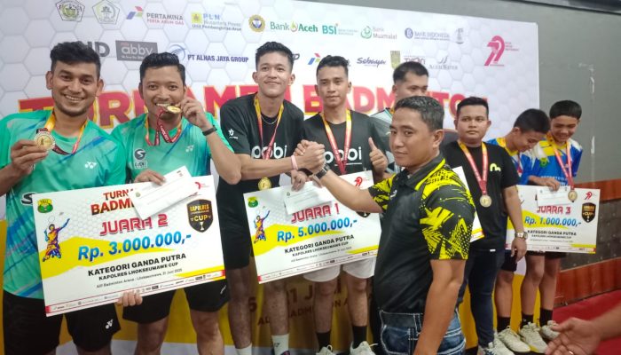 AKBP Dr. Ahzan Tutup Turnamen Badminton Kapolres Lhokseumawe Cup I