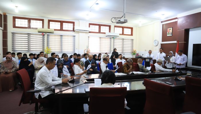 372 Guru Besar FK Se-Indonesia Serukan Kritik Kecewa pada Menkes