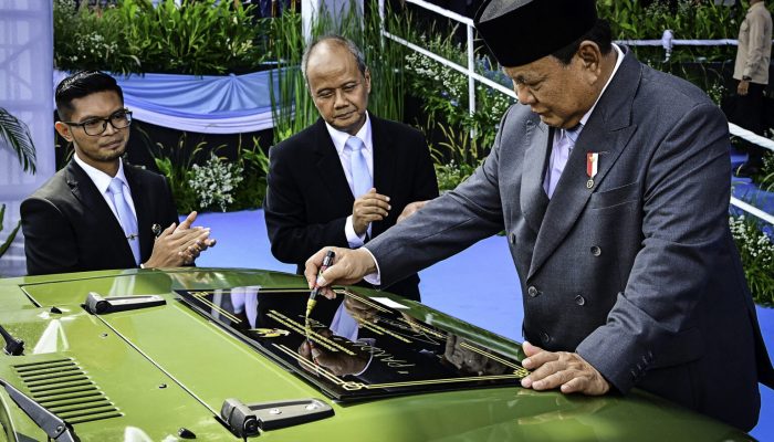 Presiden Resmikan Peluncuran Kendaraan Listrik Taktis “PANDU” yang Ramah Lingkungan