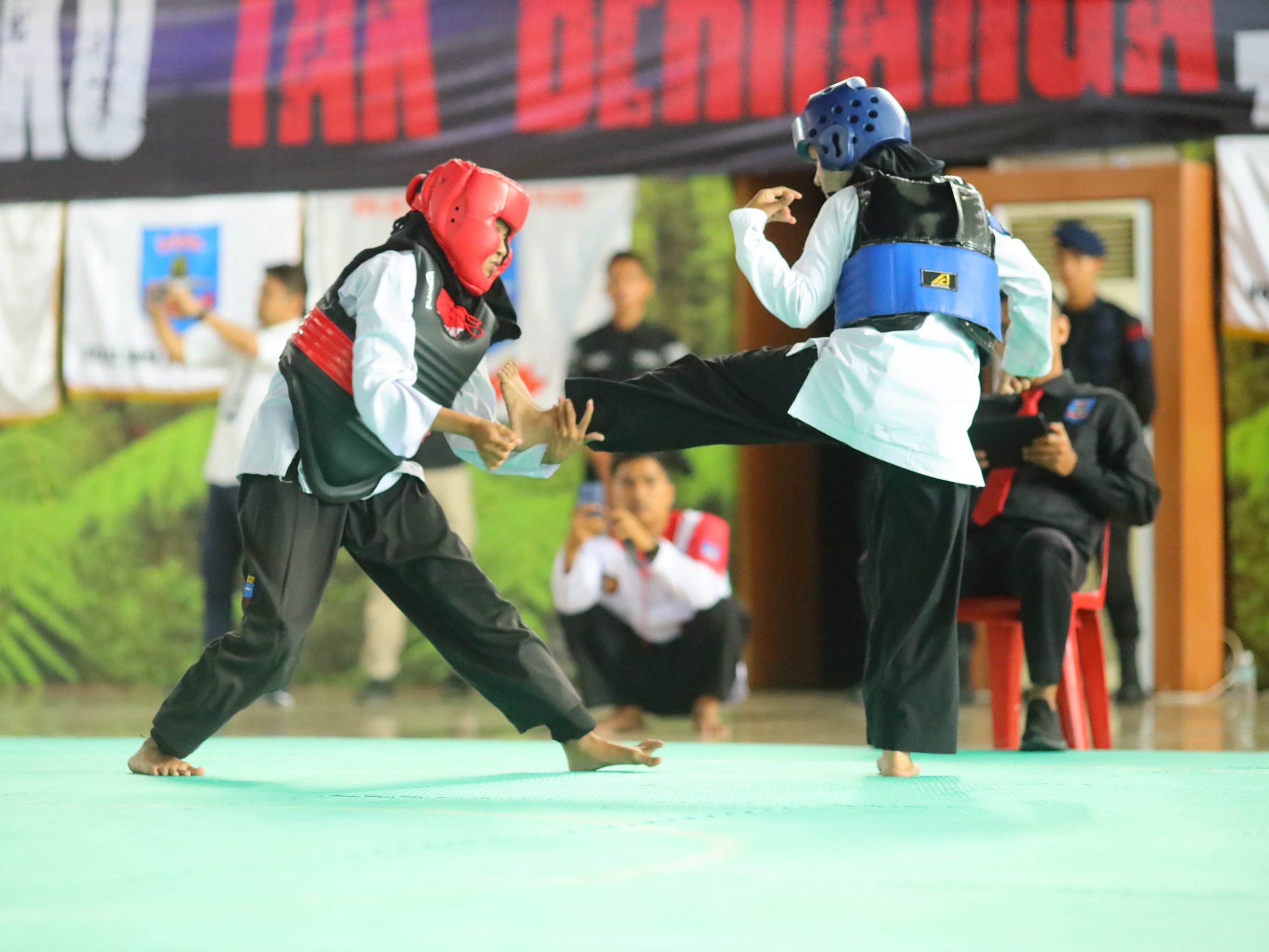 dua atlet merpati putih