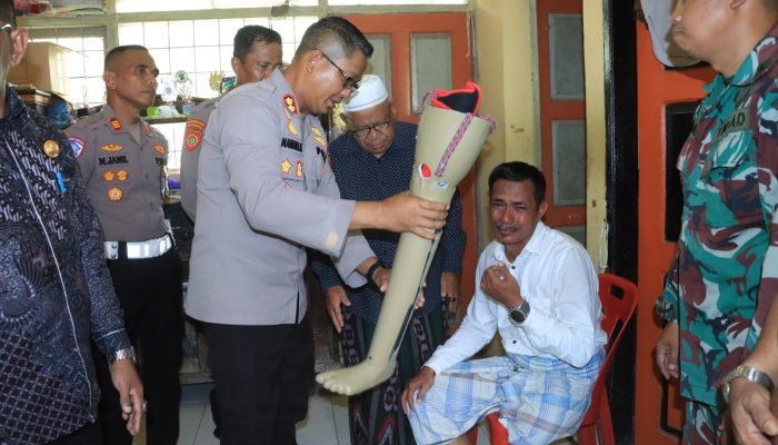 Kaki Palsu untuk Dahlan, Harapan Baru di Hari Meugang