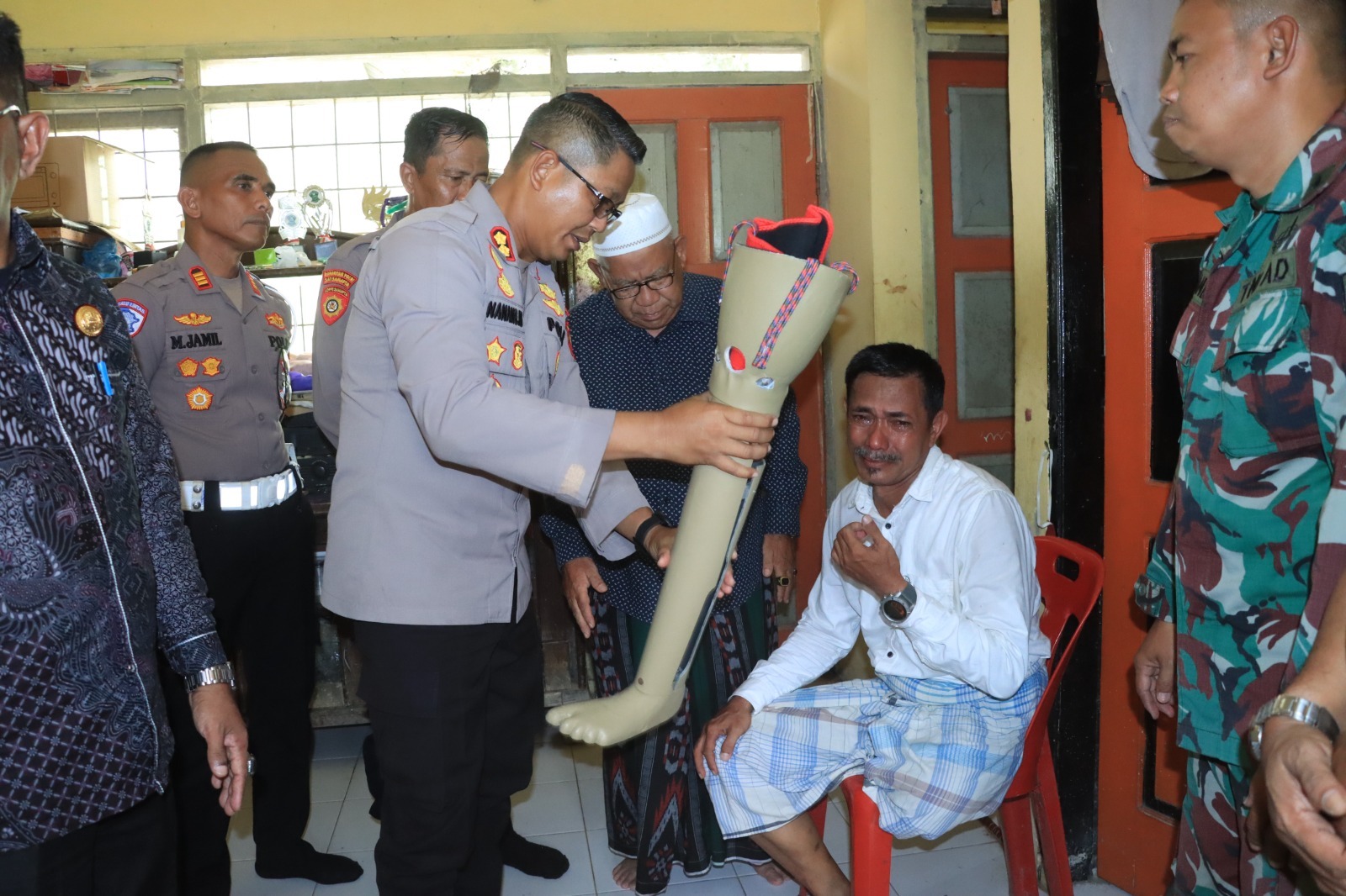 bantuan kaki palsu