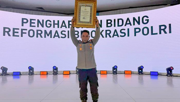 Kapolres Lhokseumawe Terima Penghargaan Pelayanan Prima dari Kapolri