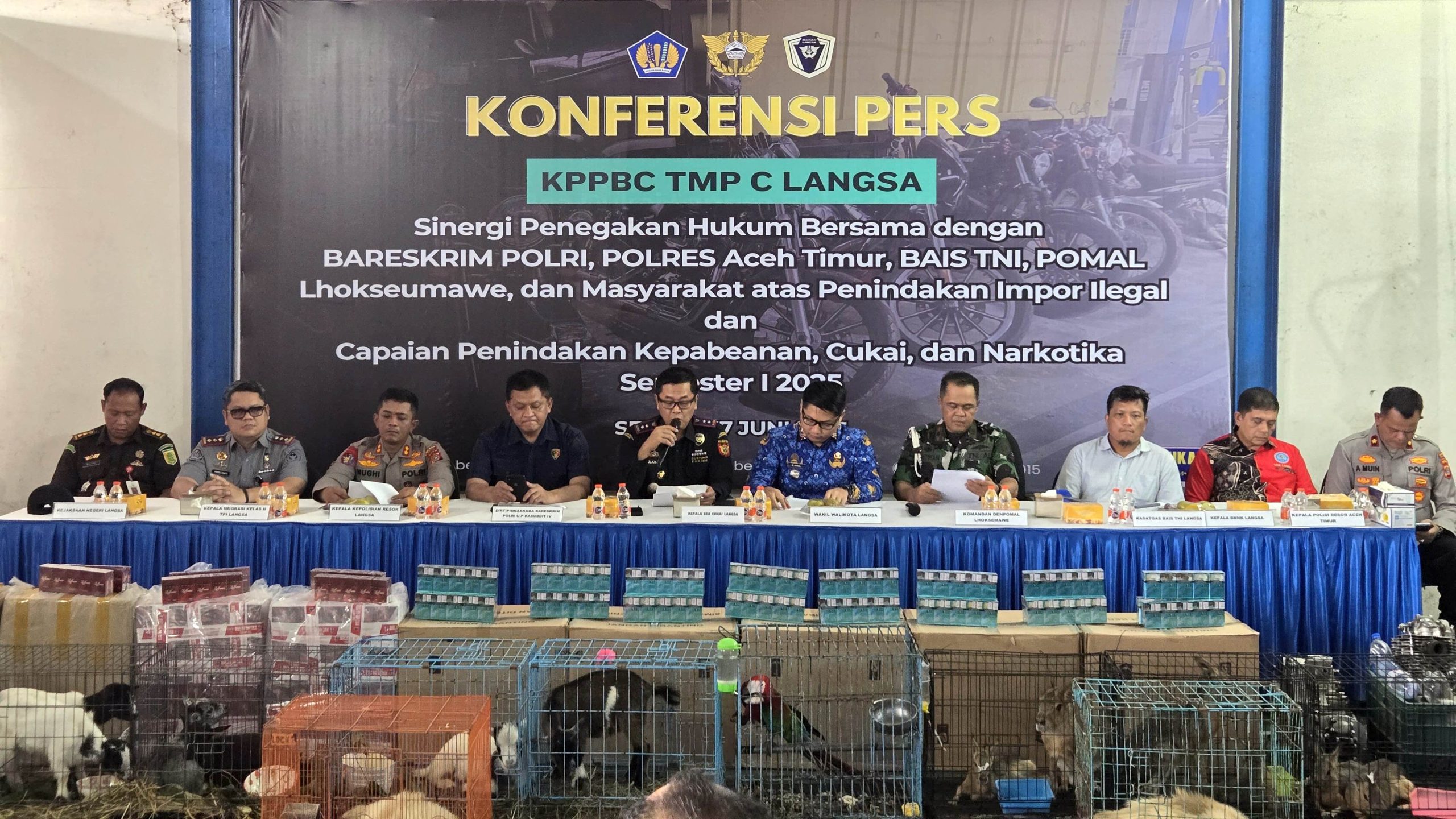 Konferensi pers Bea Cukai Langsa