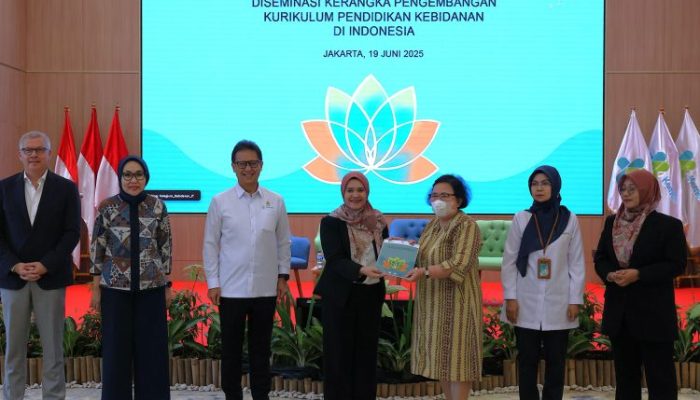 Kurikulum Baru Pendidikan Kebidanan untuk Menekan Angka Kematian Ibu dan Bayi