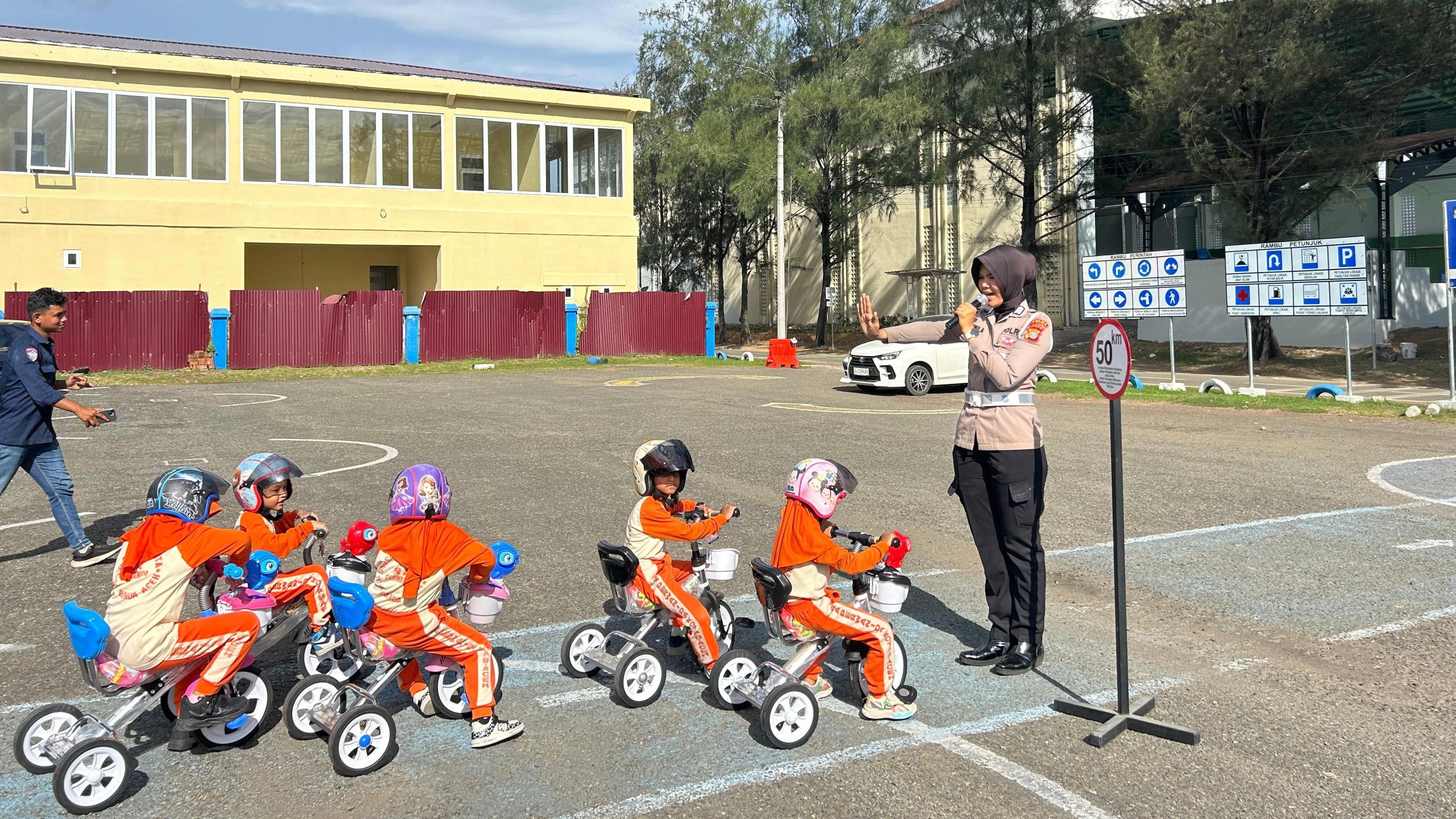 Sosialisasi pendidikan lalu lintas