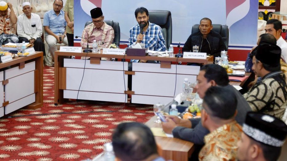 Mualem rapat bersama FORBES DPR/DPD-RI