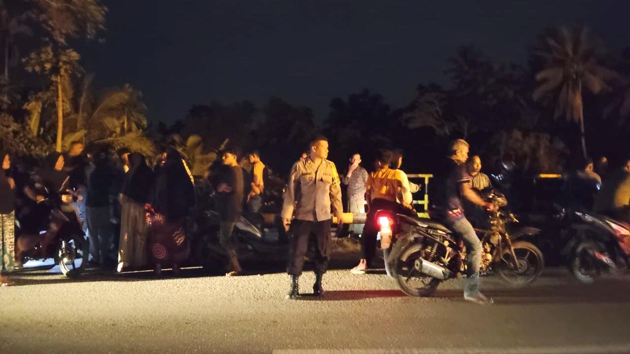 pemuda lompat ke sungai