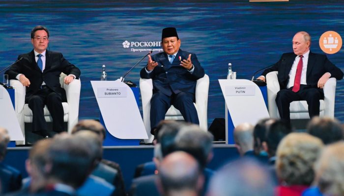 Presiden Prabowo Angkat Kisah Rekonsiliasi dengan Mualem dalam Forum Ekonomi di Rusia