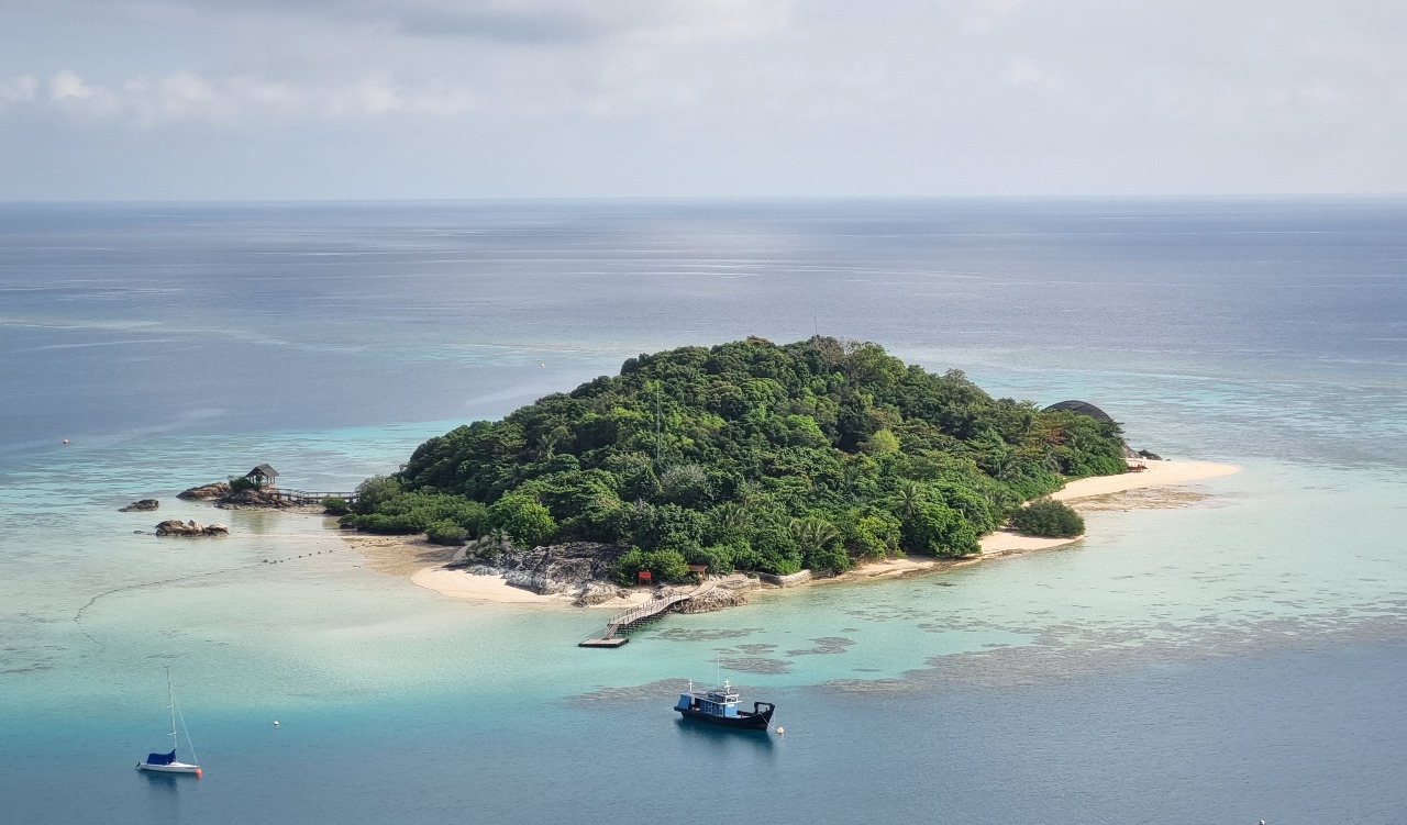 pulau kecil dalam wilayah Indonesia