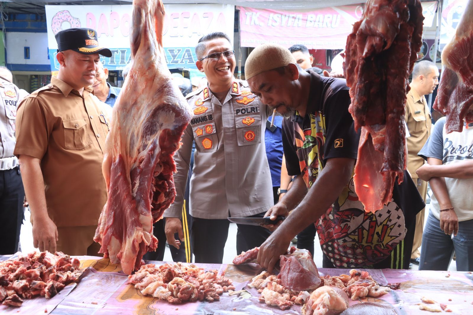 Kapolres AKBP Nanang Indra Bakti bersama Bupati Ismail A. Jalil (Ayahwa)