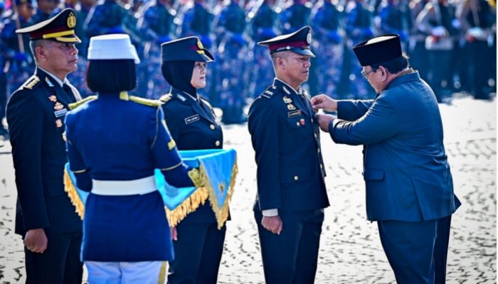 Hari Bhayangkara ke-79, Presiden Anugerahkan Tanda Kehormatan kepada Jajaran Polri