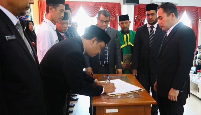 Wali Kota Lhokseumawe Lantik Pejabat Administrator, Pengawas dan Kepala Sekolah