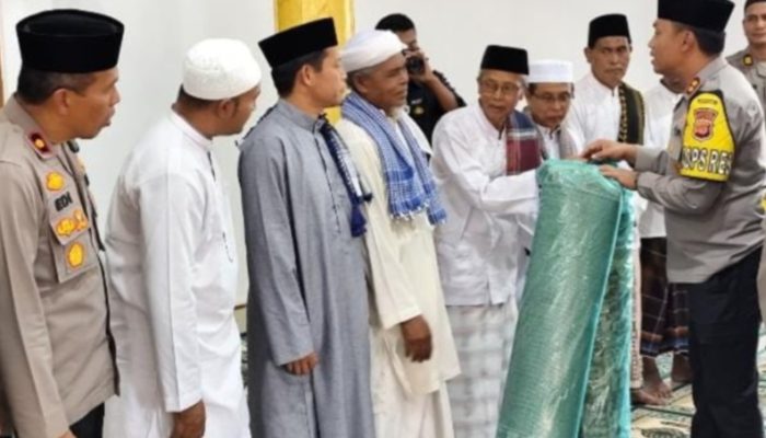 Kapolres Gayo Lues Pererat Silaturahmi Lewat Program “Sholat Jum’at Keliling”