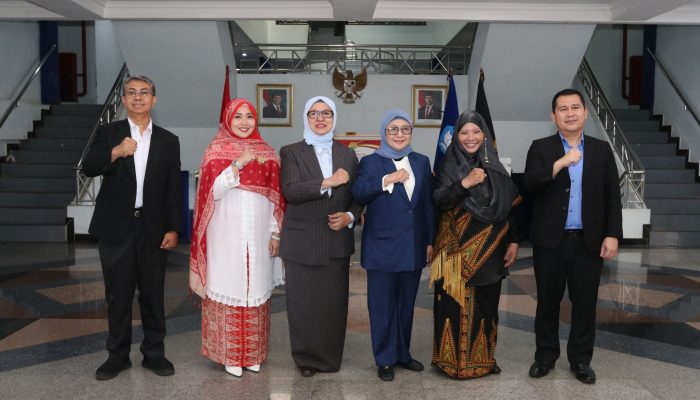 Dosen USK dr. Rosaria Indah Dilantik sebagai Dekan FKIK Universitas Bengkulu