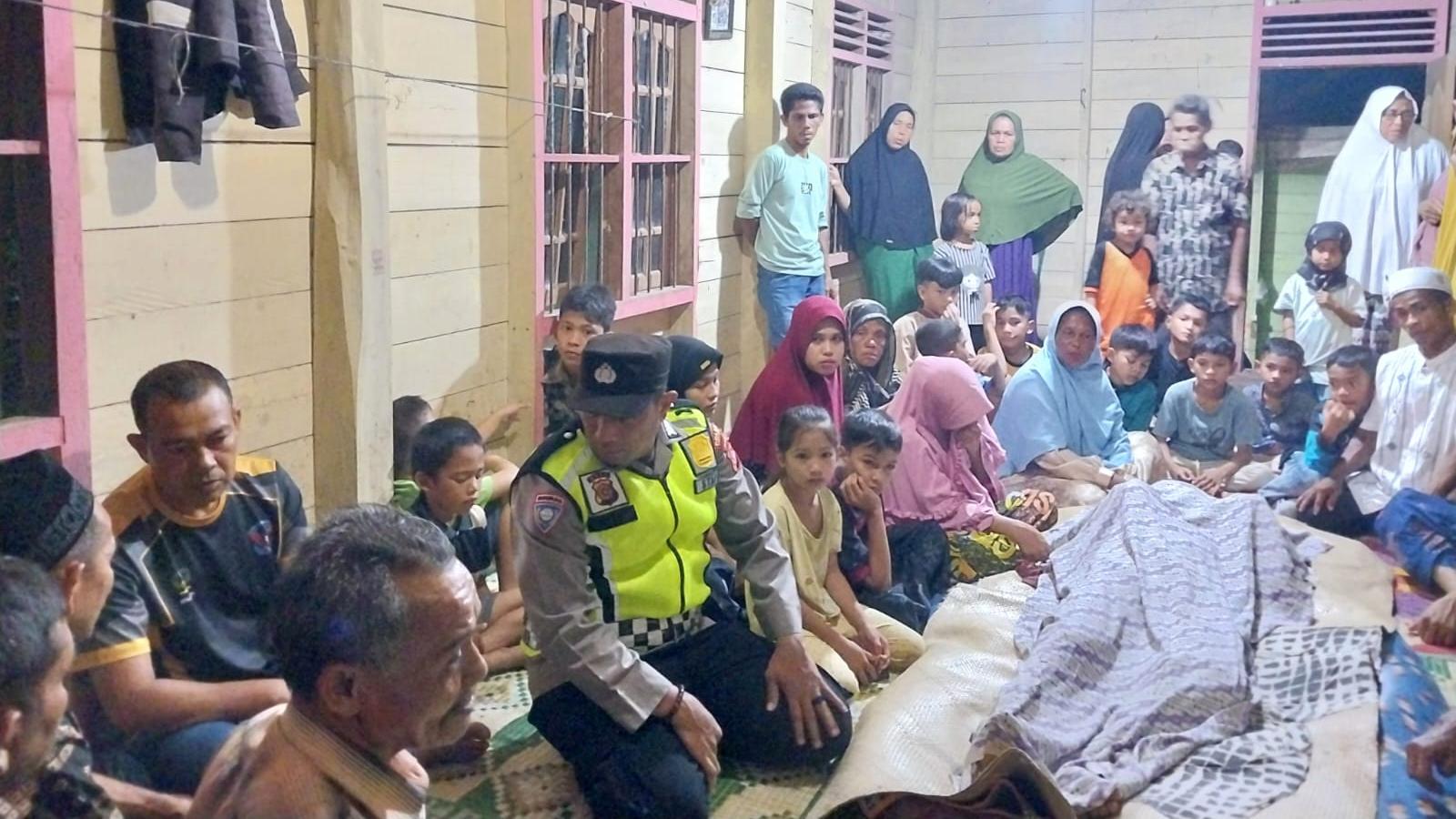 Pria Aceh Utara Ditemukan Meninggal Tertimpa Pohon Saat Bekerja di Kebun