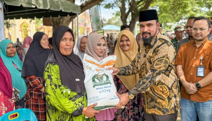 Bupati Aceh Timur Tinjau Langsung Distribusi Bantuan Pangan