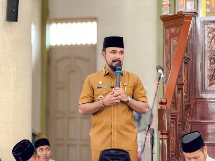 Bupati Aceh Timur, Iskandar Usman Al-Farlaky