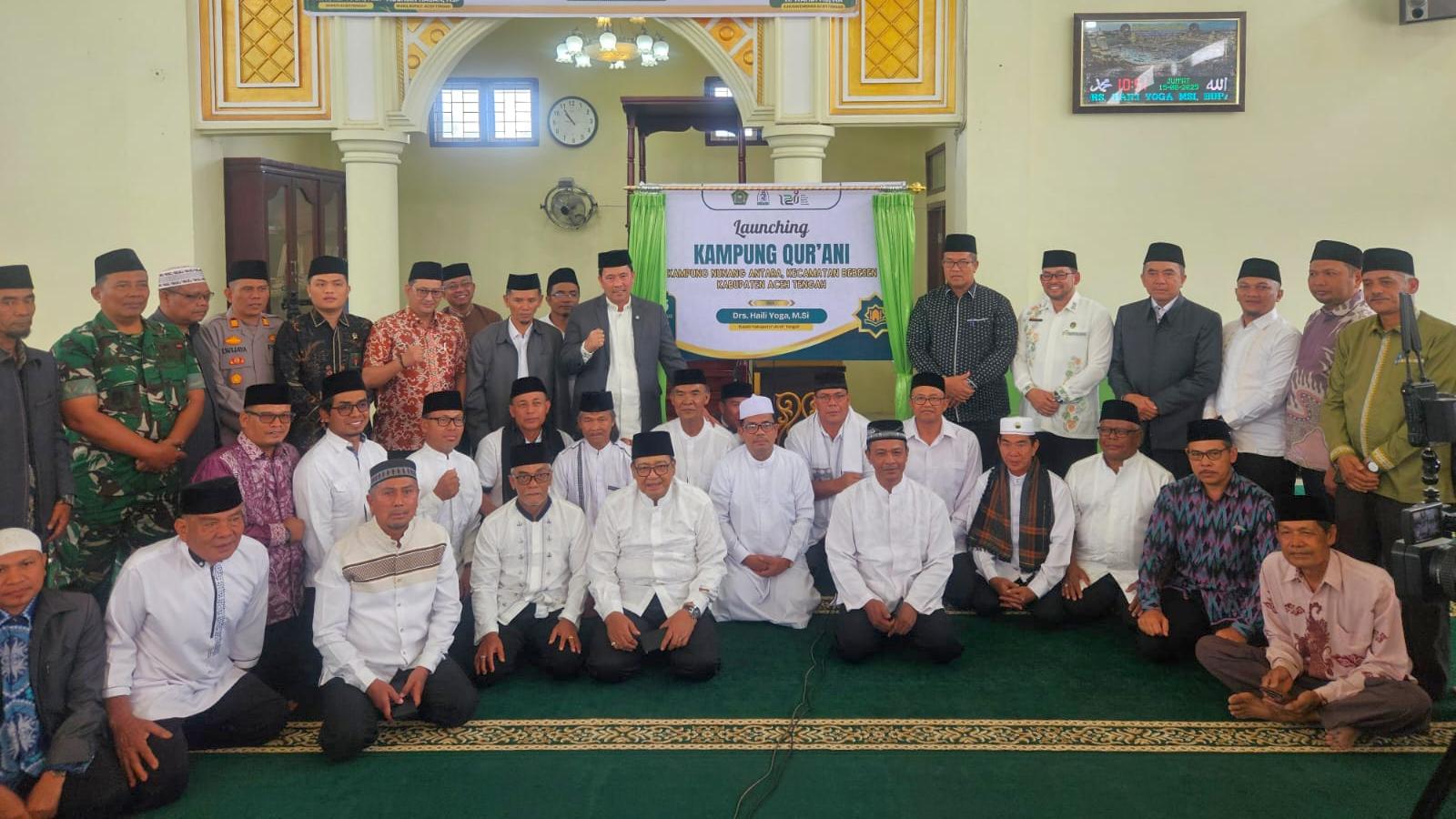 Bupati Aceh Tengah Haili Yoga secara resmi melaunching kampung Nunang Antara sebagai Kampung Qur'ani