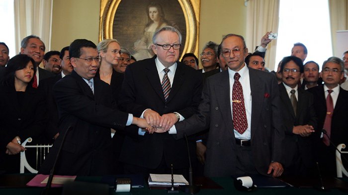 Penandatanganan Nota Kesepahaman antara RI dan GAM di Helsinki 2005.