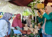 Perempuan Aceh: Penopang dalam Ekonomi; Senjang dalam Politik