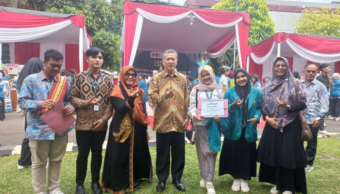 Rektor USK Tutup KKN Internasional BKS PTN Wilayah Barat 2025 di Unila
