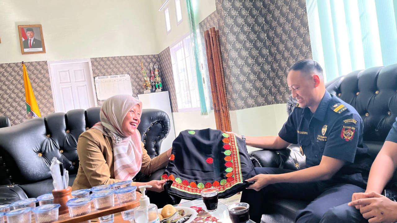 batik khas Aceh Jaya bermotif Pucok Oen Nilam