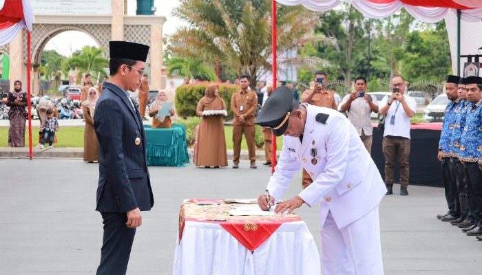 Bupati Aceh Barat Lantik 100 Pejabat, Peringatkan Jauhi Narkoba dan Perselingkuhan