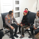Kapolri Jenderal Listyo Sigit Prabowo, saat bertemu keluarga almarhum Affan Kurniawan di RSCM, Jakarta, Jumat (29/8/2025) dini hari