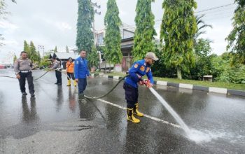 BPBD Aceh Barat Tangani Tumpahan Minyak di Jembatan Besar Meulaboh
